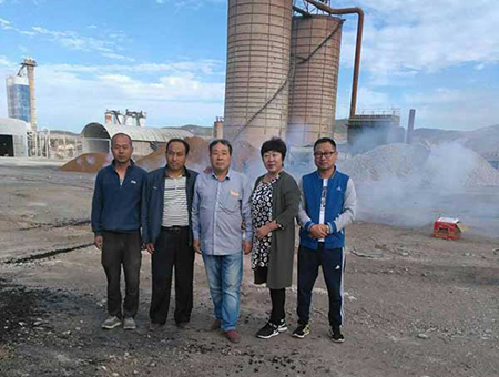 公司杜工、賀工出席烏蘭察布客戶600噸活性石灰回轉(zhuǎn)窯奠基儀式